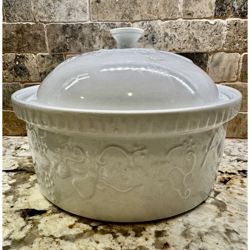 Crate & Barrel Chat Casserole Dish 2.75 Qt White Portugal Embossed Fruit